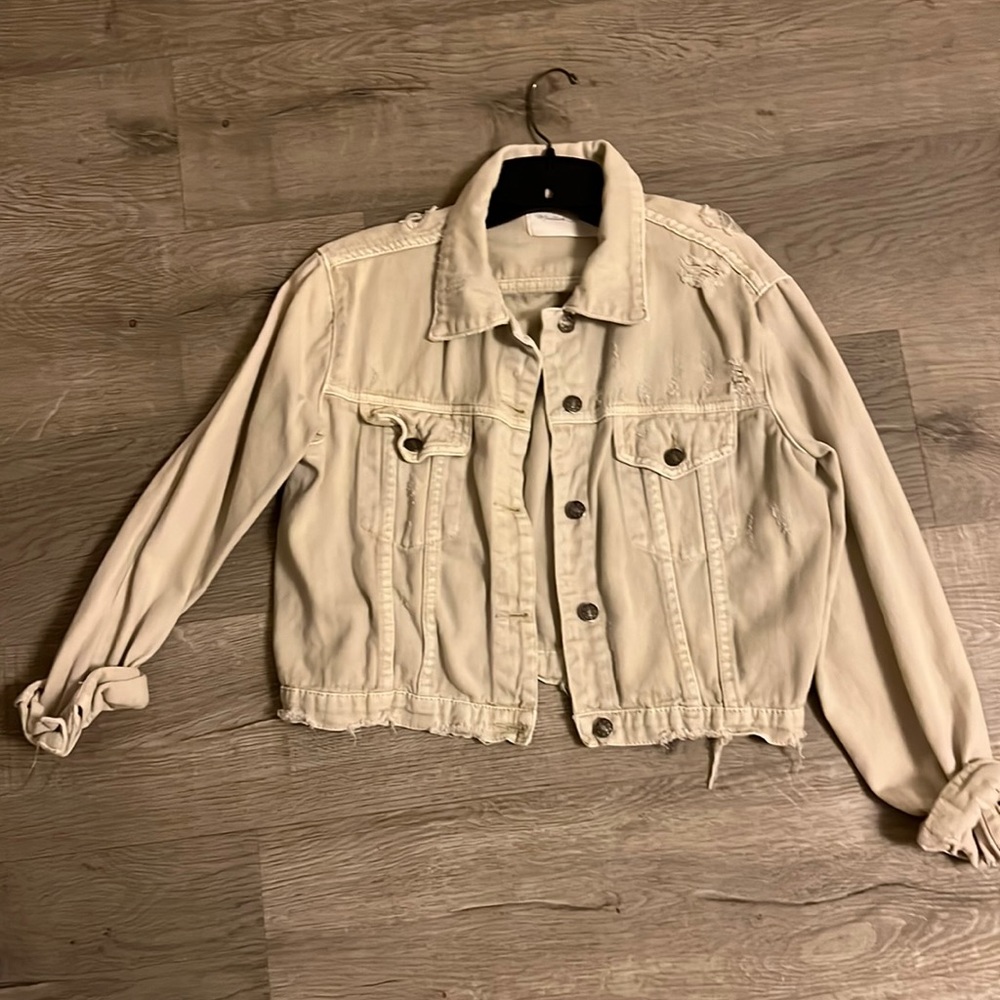 Distressed cropped denim jacket NWOT